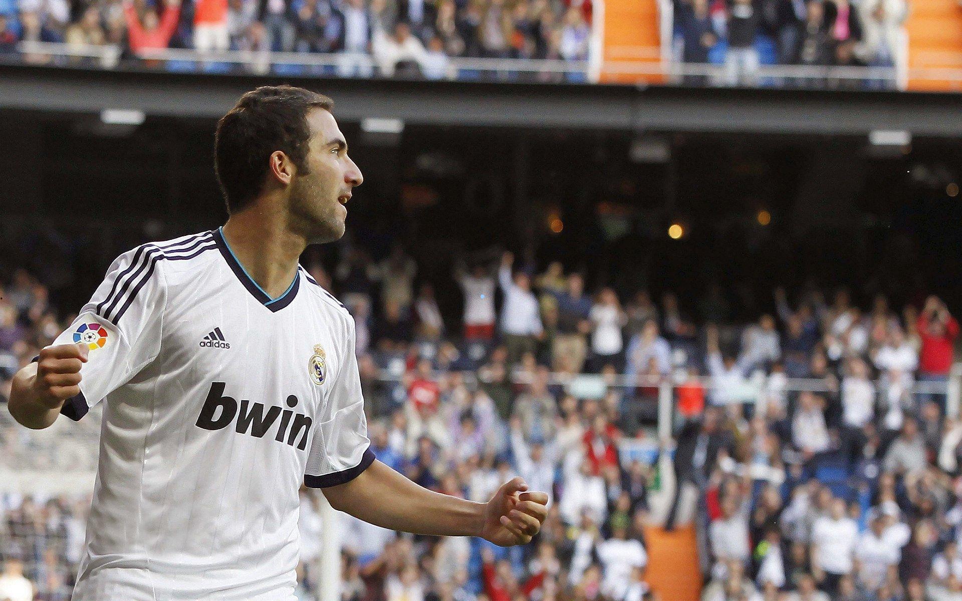 意甲联赛激战,米兰1-0力克莱切,福尔克鲁格处子球助阿莱格里紧追国际米兰