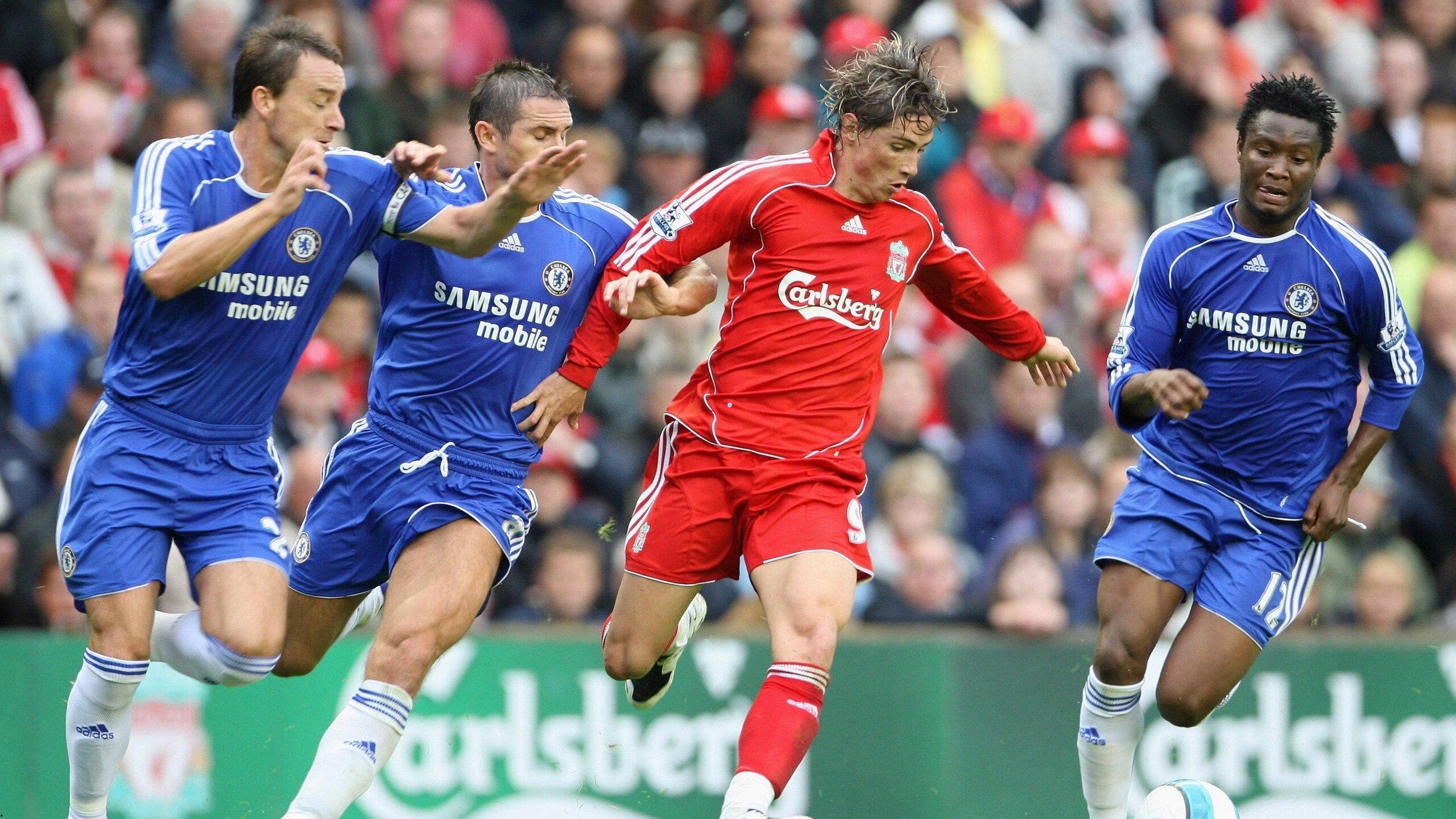 穆里尼奥观战直摇头，绿茵场上低迷表现引发名帅叹息